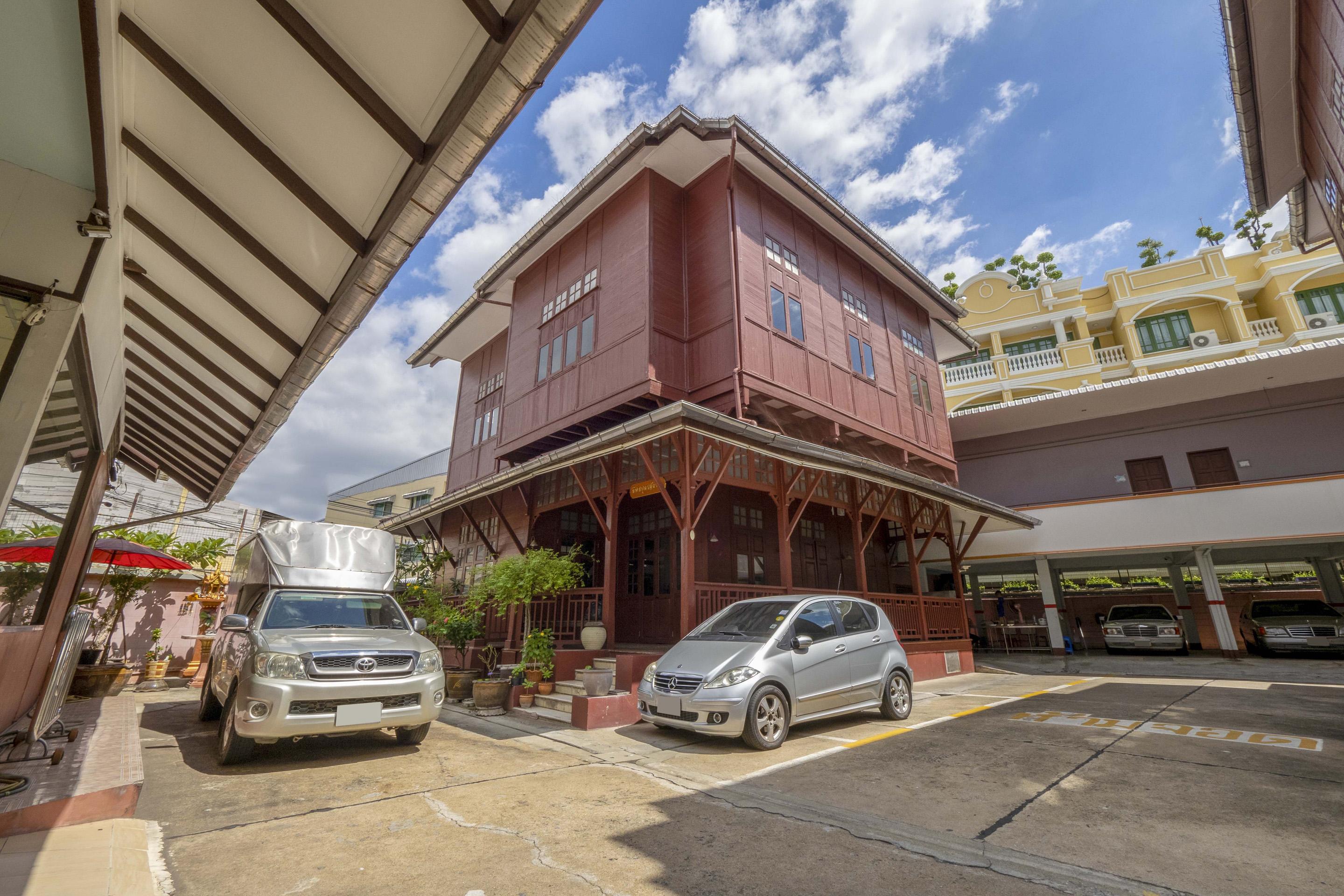 Khách sạn Oyo 1089 Baan Boran 2*