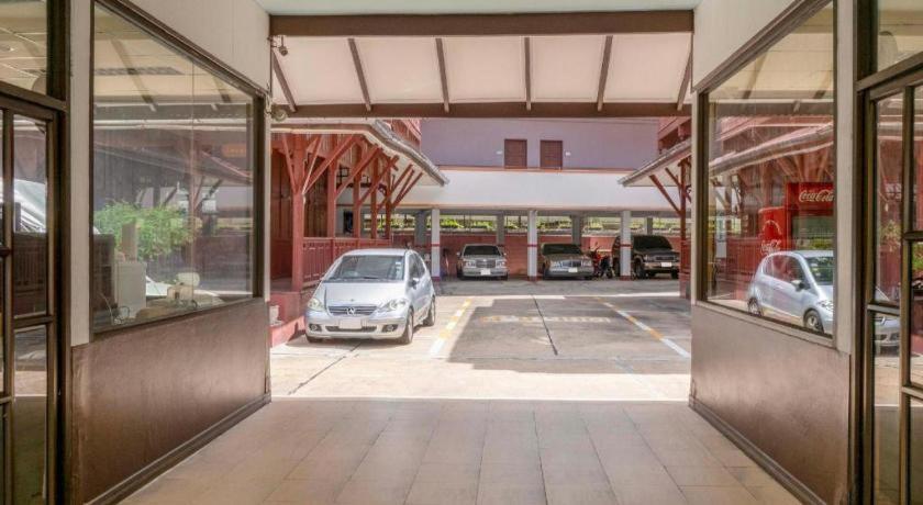 Oyo 1089 Baan Boran Khách sạn Bangkok