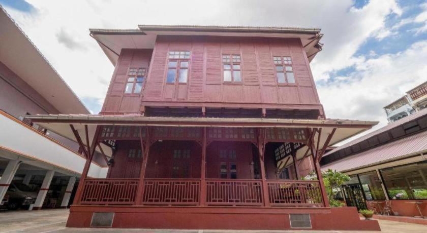 Oyo 1089 Baan Boran Khách sạn Bangkok